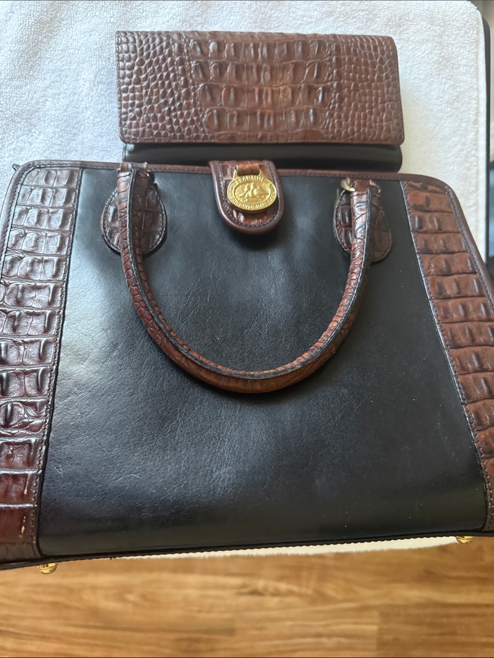 Women’s Two-Tone Brown Leather Purse with Croc-Embossed Trim